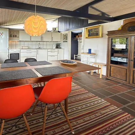 2 Bedroom Lovely In Nyaraló