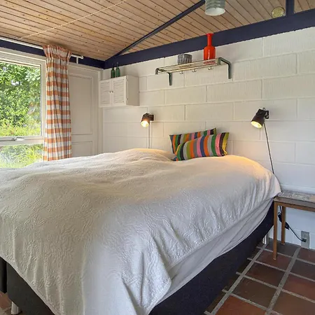 Nyaraló 2 Bedroom Lovely In